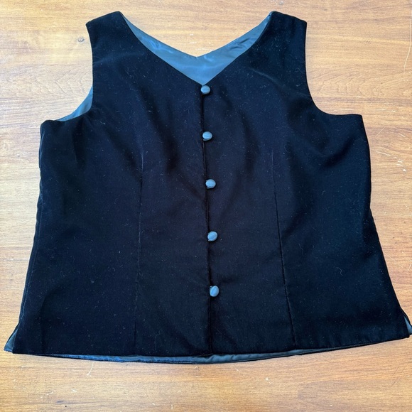 Talbots Vintage Black Velvet Sleeveless Button Back Top Women’s‎ 12 EUC - Picture 3 of 9